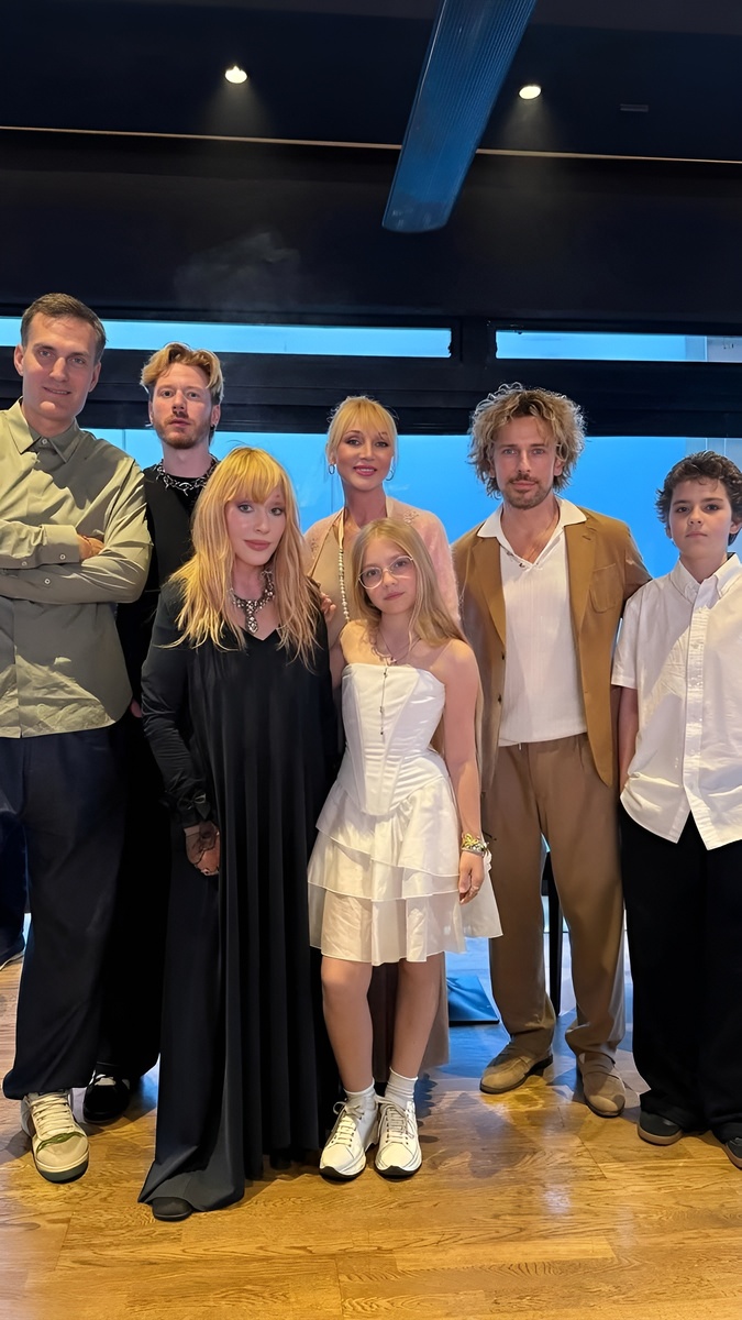    Пугачева со своей семьей. Фото: соцсети