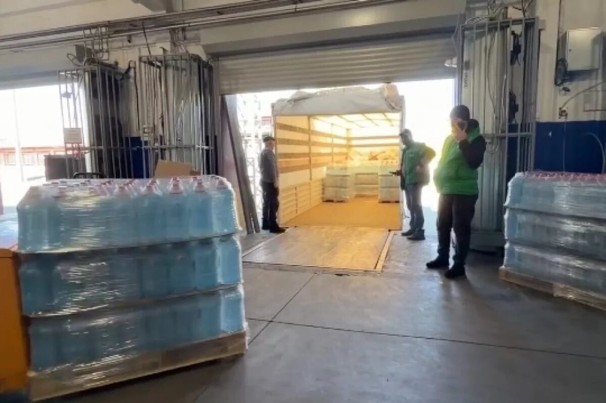    Свыше 9 тонн воды отправили из Северной Осетии в помощь жителям Дагестана