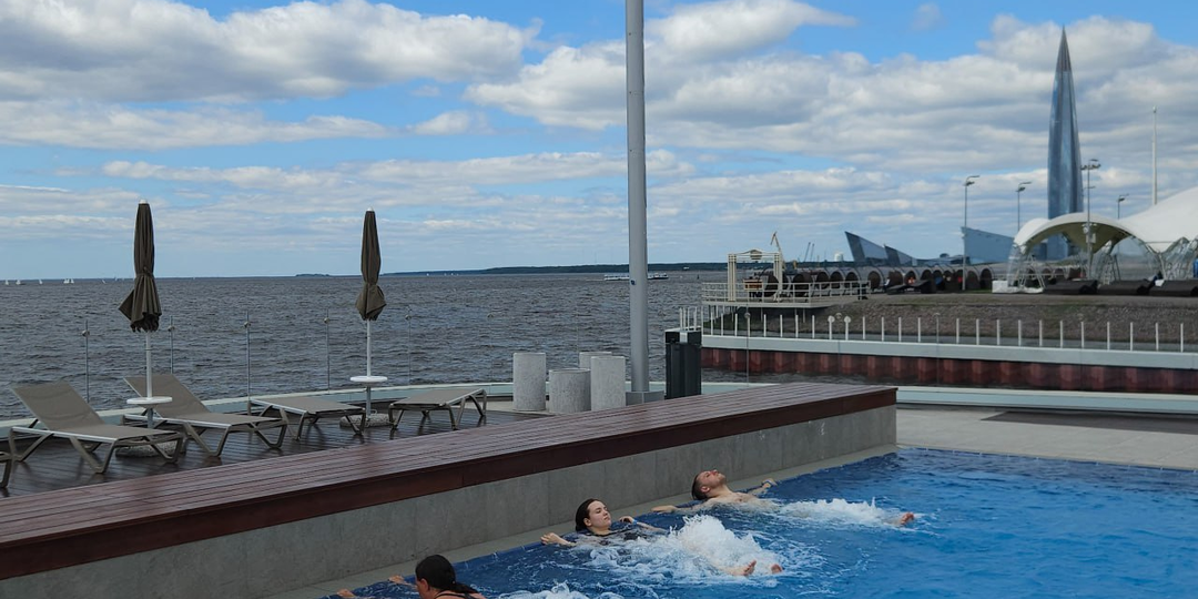 Чем заняться в Петербурге в хорошую погоду? 5 вариантов: от открытого бассейна до смотровых площадок