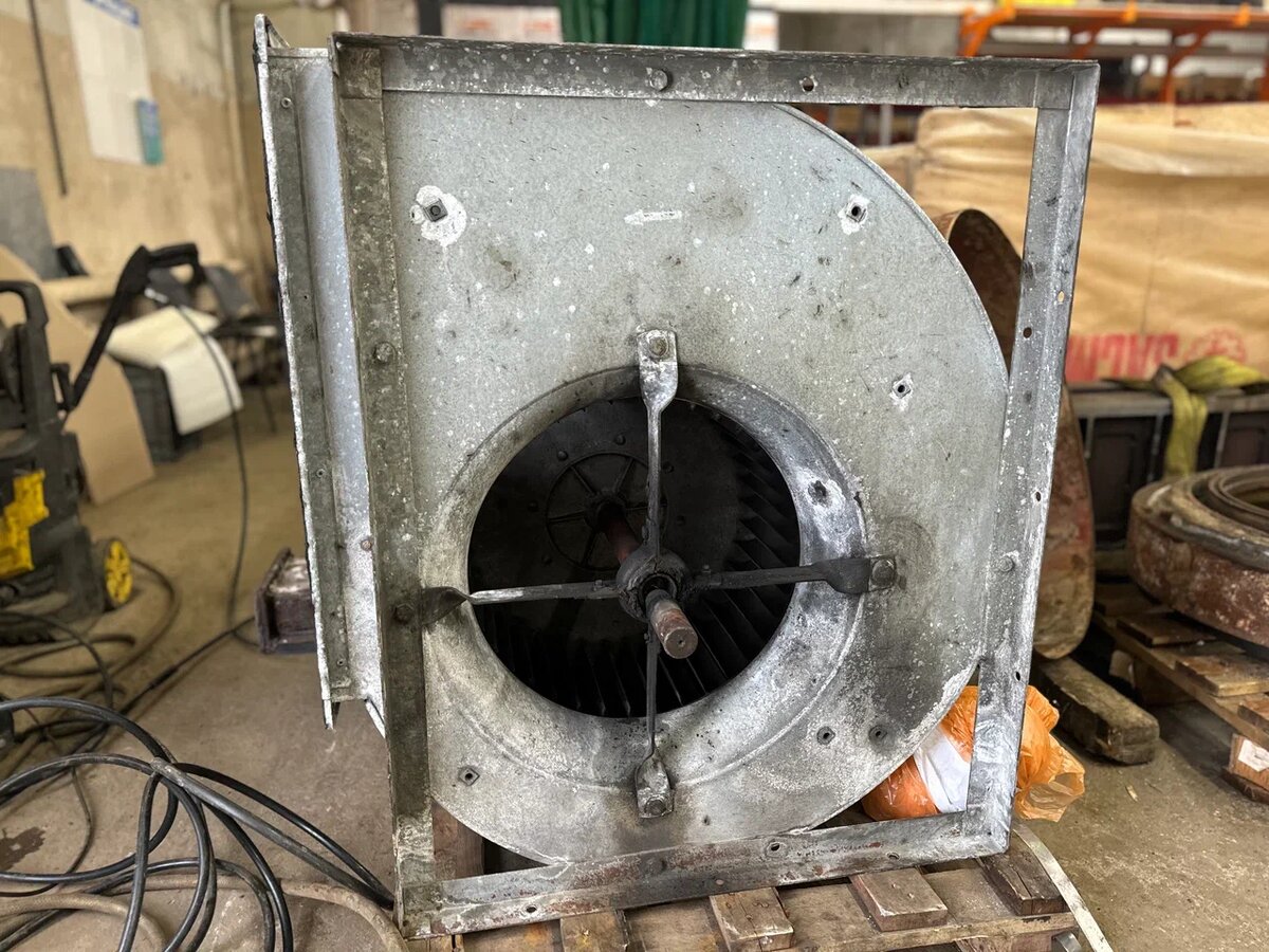 Промышленный вентилятор до ремонта