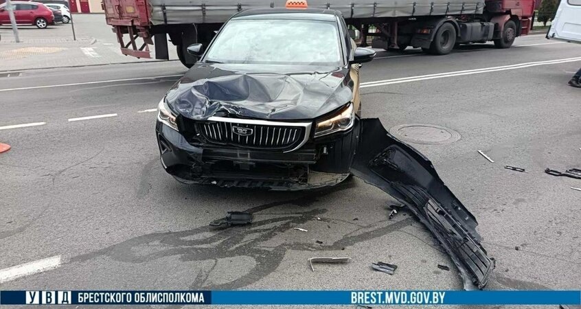    ДТП в Пинске на Брестской: такси столкнулось с мотоциклом «Минск»