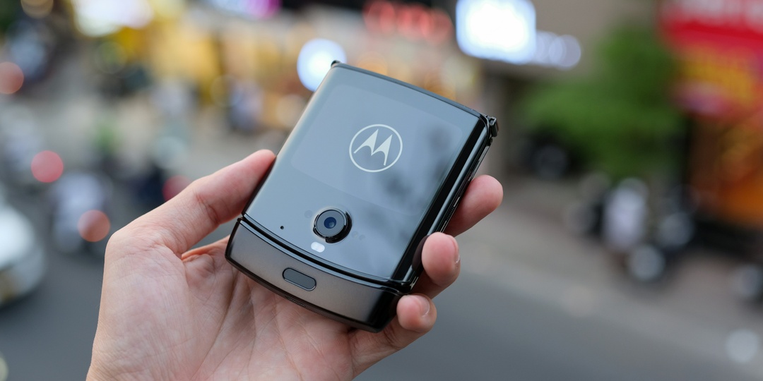 Motorola подала в суд на блогеров за критику смартфонов