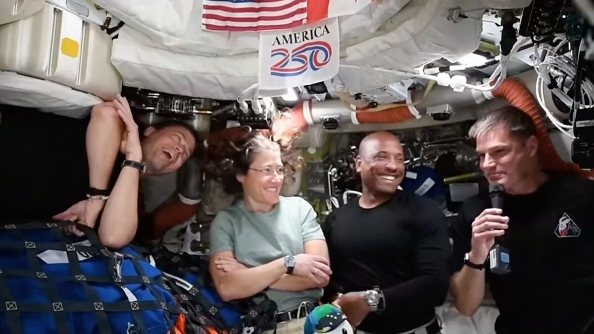 Официальные фото из космоса миссии "Артемида-2"