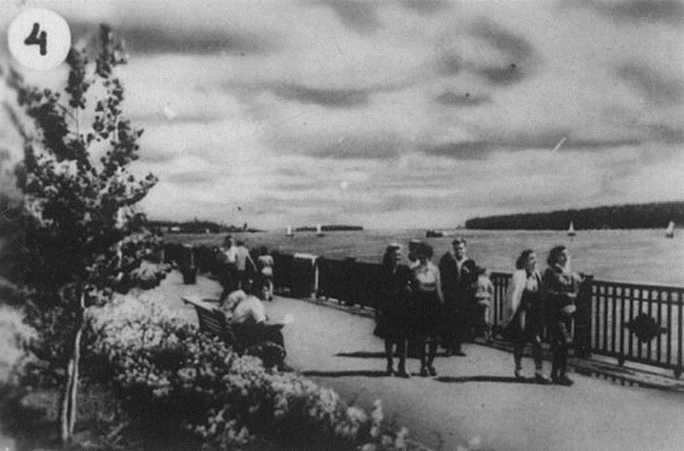 На набережной. 1950 год