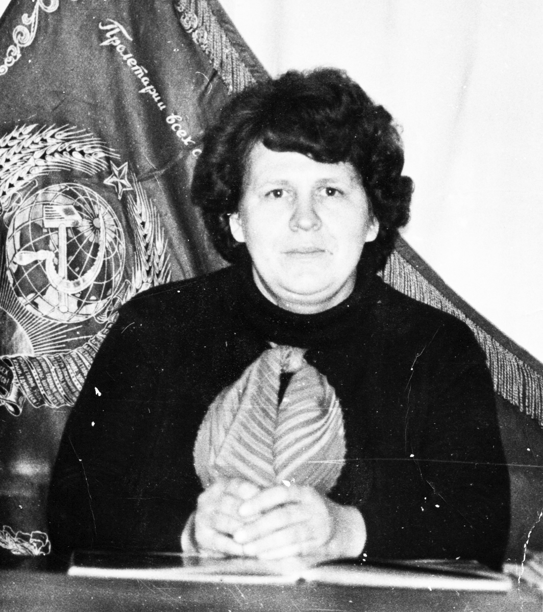 Т.Л. Смирнова во время работы в Абанской школе № 1. 1980 год.