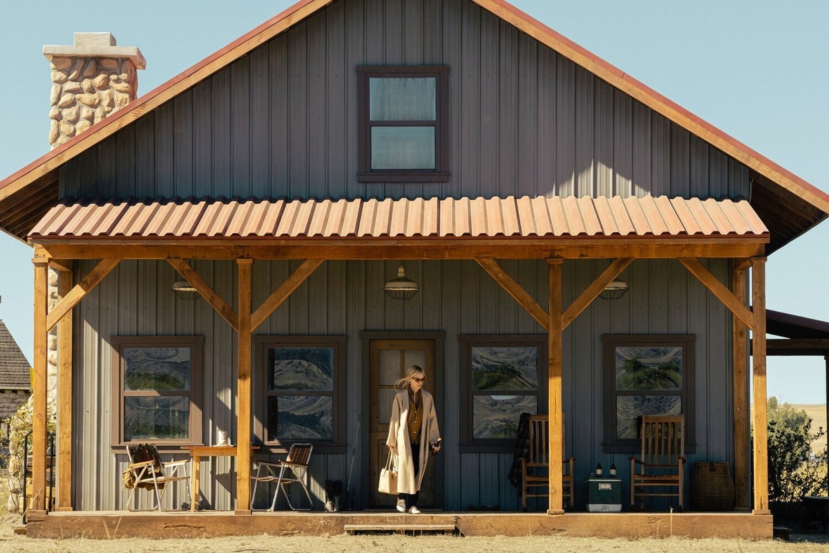 Кадр из мини-сериала "Река Мэдисон / The Madison" (источник: https://ru.kinorium.com/11586478/gallery/?photo=57074666) 