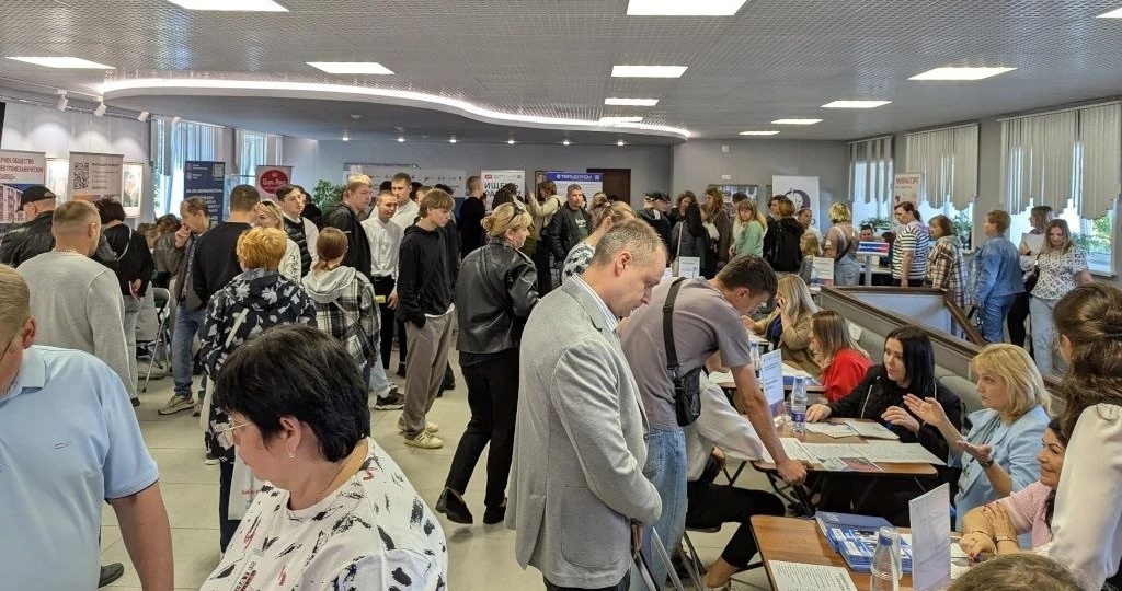 🔧 «НПО «ГКМП» — на ярмарке трудоустройства в Брянске