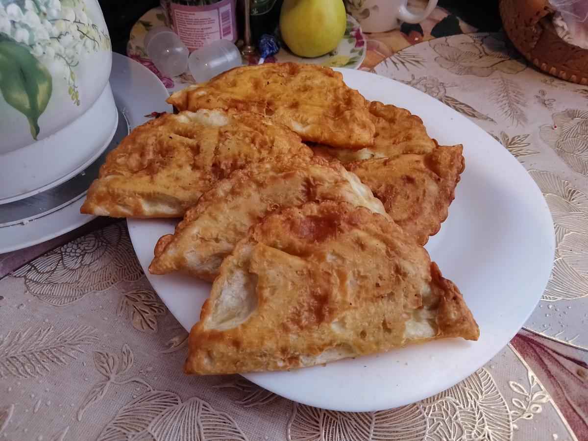 Фото автора, мы очень любим чебуреки