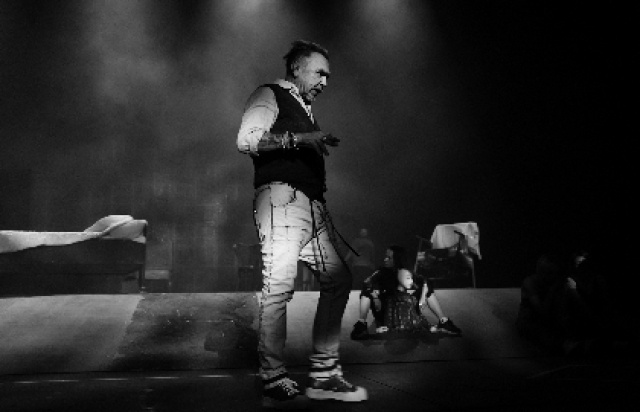 Спектакль «Сашашишин» в Театр «Современник» - МОСБИЛЕТ.ру