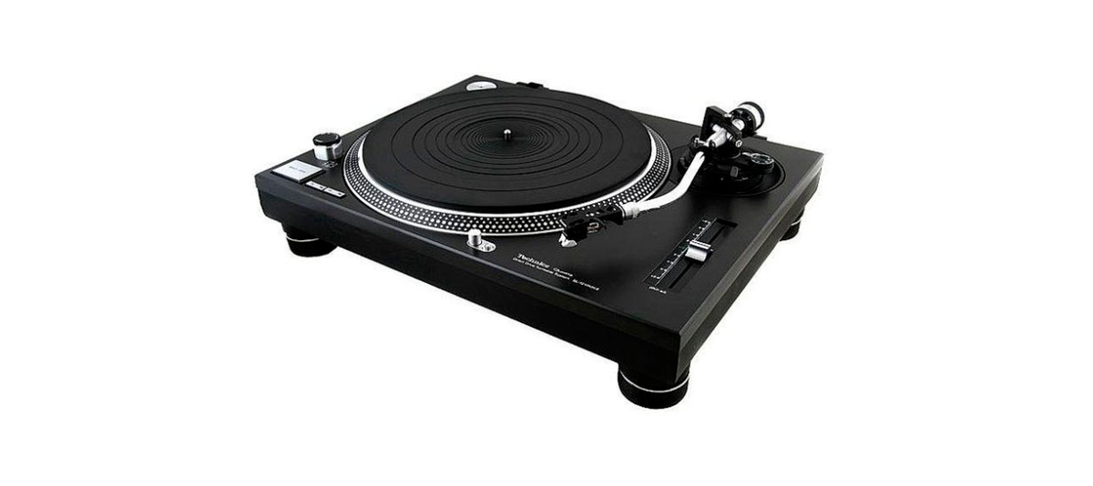Technics SL-1210 MK2 во всей красе.