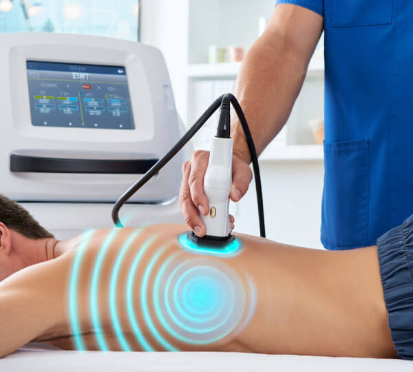 Ударно-волновая терапия: что это такое и как акустические волны лечат боль в спине и суставах