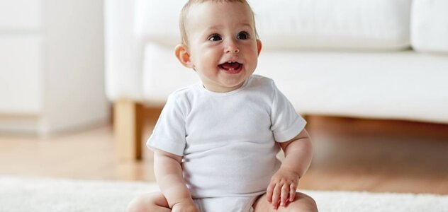 Нужно ли присаживать малыша: разбираемся в главном вопросе раннего развития