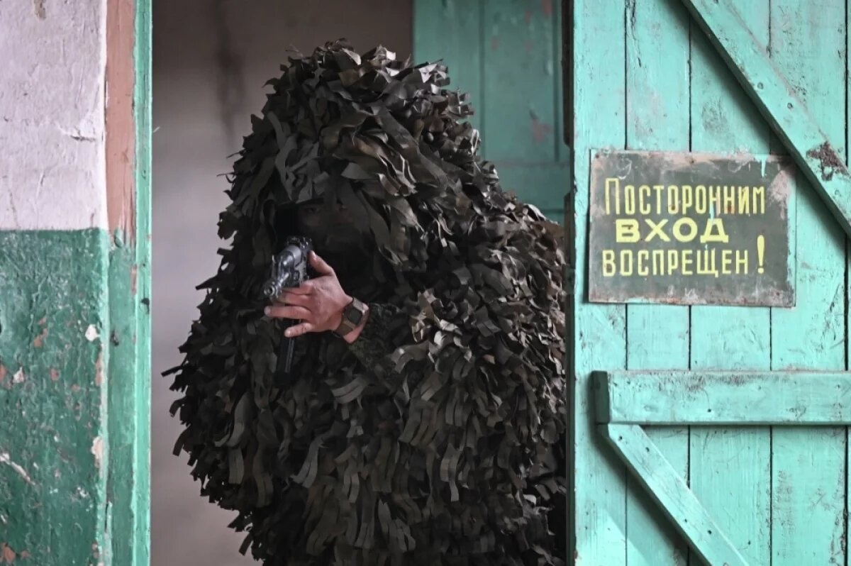    Что до самого города, то там бои идут уже в самом центре, и ВС РФ сосредоточены на расширении зоны контроля.