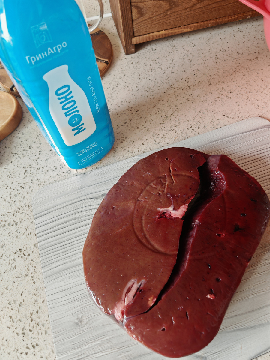 С печени снимаем пленку.