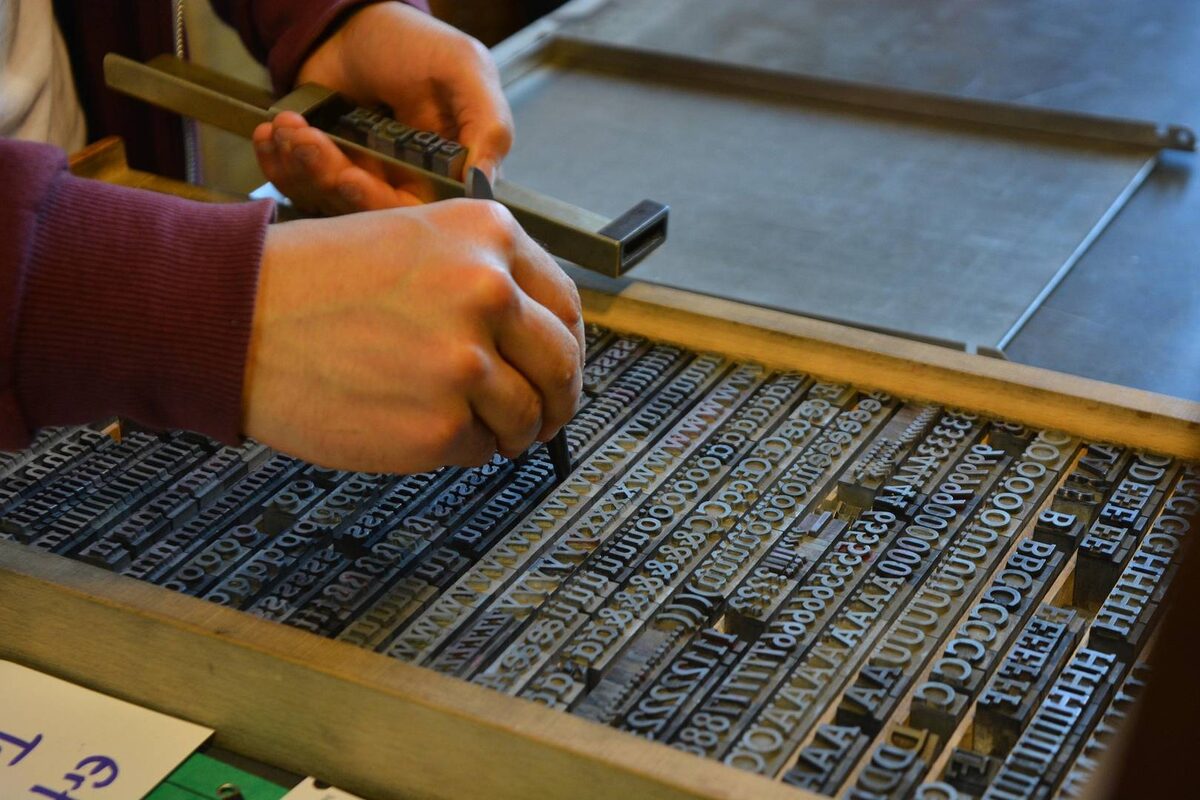     Типография   
(cc) fsHH