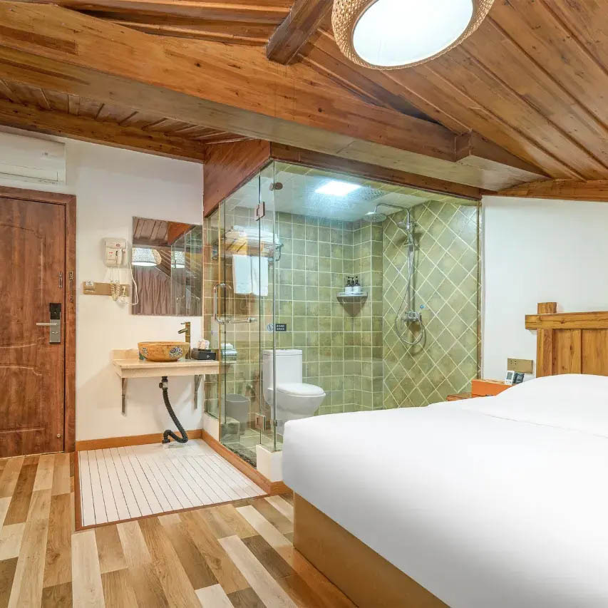 Отель в Чжанцзяцзе (1,5 миллиона жителей). Фото с сайта агрегатора по бронированию жилья.