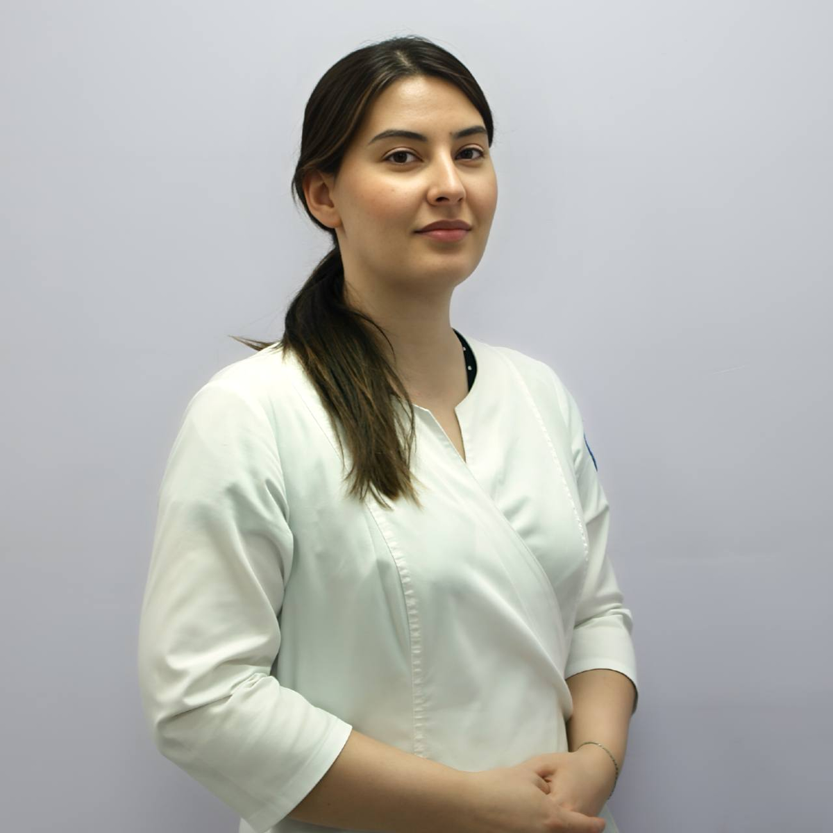 Старшая медицинская сестра. Кадиева Марьям Умаровна. Стаж более 10 лет.