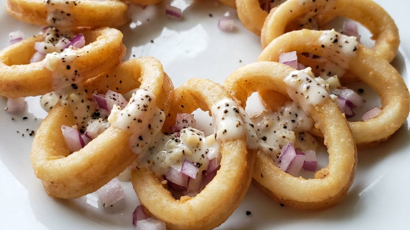 Простая закуска из кальмара