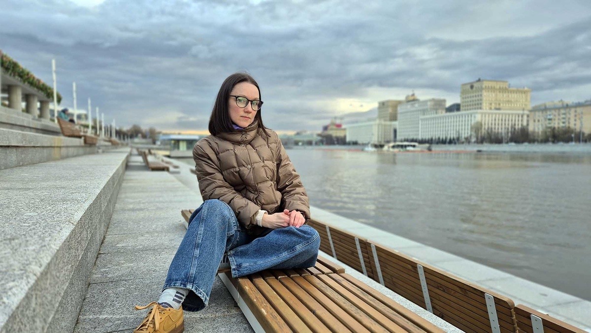 Участок Пушкинской набережной в парке Горького с 2024 года был закрыт на реконструкцию. Этим летом он вновь открыт для москвичей и гостей города. Сейчас покажу, как выглядит обновленное городское пространство