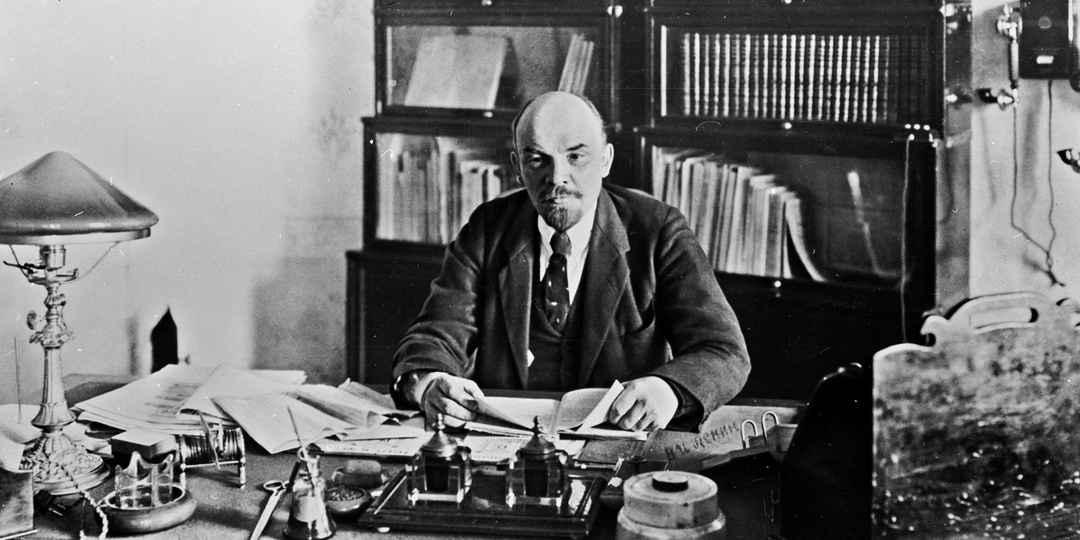 "Казалось, из своих логовищ поднялись все стихии". 16 апреля 1917 года Ленин вернулся на родину после многолетней эмиграции