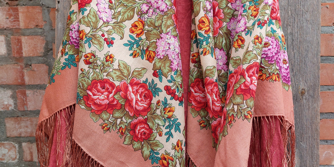 Накупила павловопосадских платков. И неспроста По совету подписчиков нашла самую выгодную цену