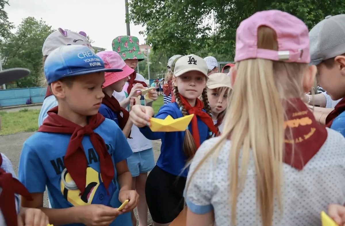    Этим летом в загородных муниципальных лагерях отдохнут почти 7,5 тысяч школьников