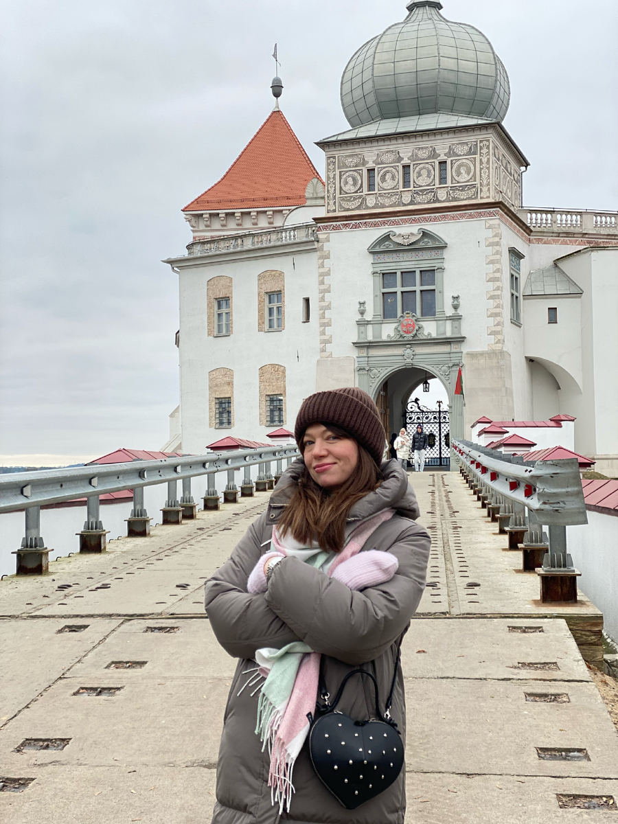 Все красивые фотки Беларуси у меня с женой. Поэтому смотрите на жену:)