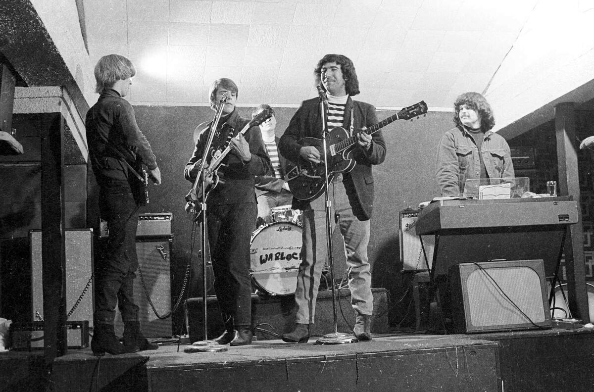 Grateful Dead в начале пути (на барабане видна надпись Warlocks - предыдущее название группы). Фото из открытых источников.