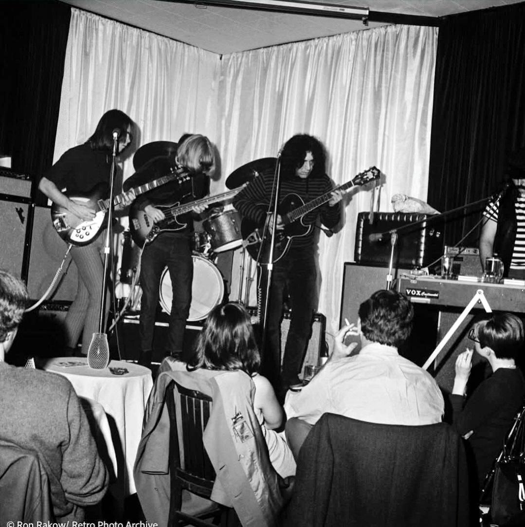 Grateful Dead в середине 60х гг. Фото из открытых источников.