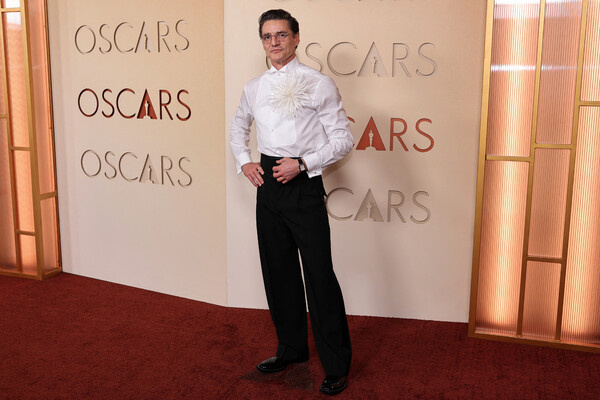 Актер Педро Паскаль на красной дорожке 98-й церемонии вручения премии «Оскар» в Голливуде, Калифорния, США, 16 марта 2026 года / Daniel Cole/Reuters   📷