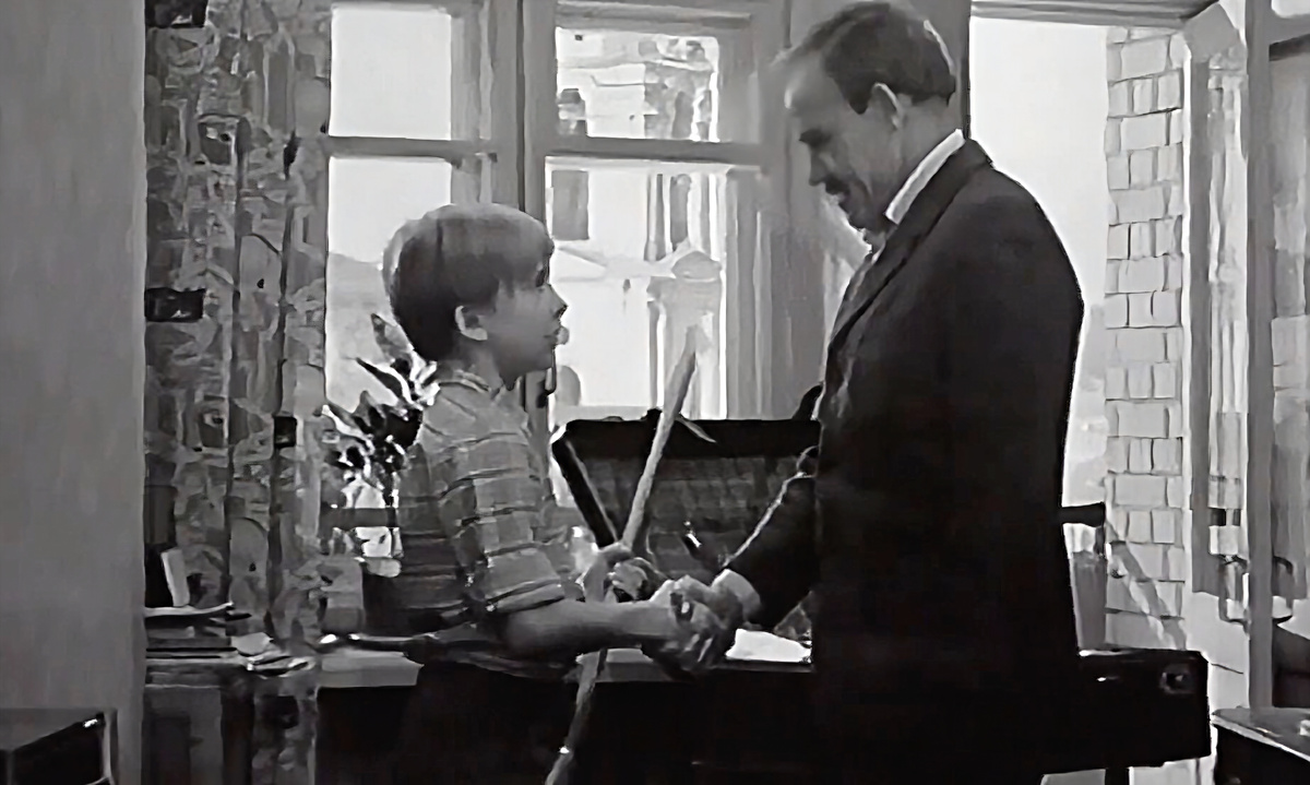 Кадр из к/ф «Птицы над городом» (1974). Игорь Меркулов и Михаил Глузский.