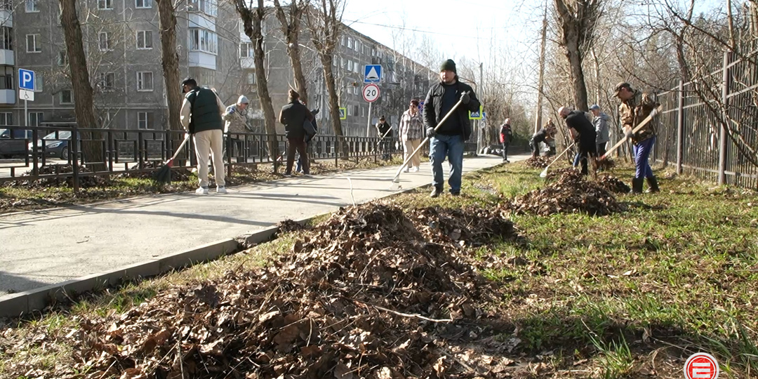 Идут субботники в Ревде. Куда горожанам девать собранный мусор