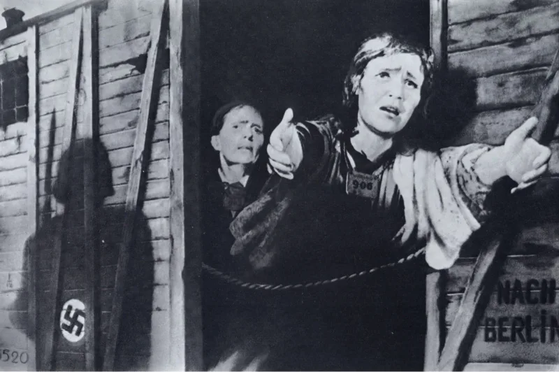 Это страшная, но исторически верная картина.