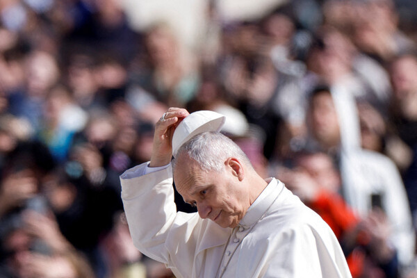 Папа римский Лев XIV во время еженедельной общей аудиенции на площади Святого Петра в Ватикане, 25 марта 2026 года / Remo Casilli/Reuters   📷