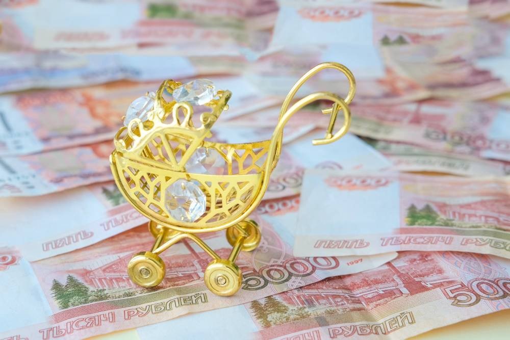 Федеральное пособие при рождении ребенка хотят увеличить до 50 тысяч 