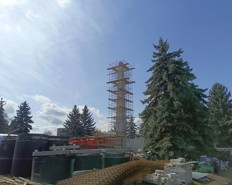     На мемориале Памяти павших в Курске продолжаются работы по реконструкции