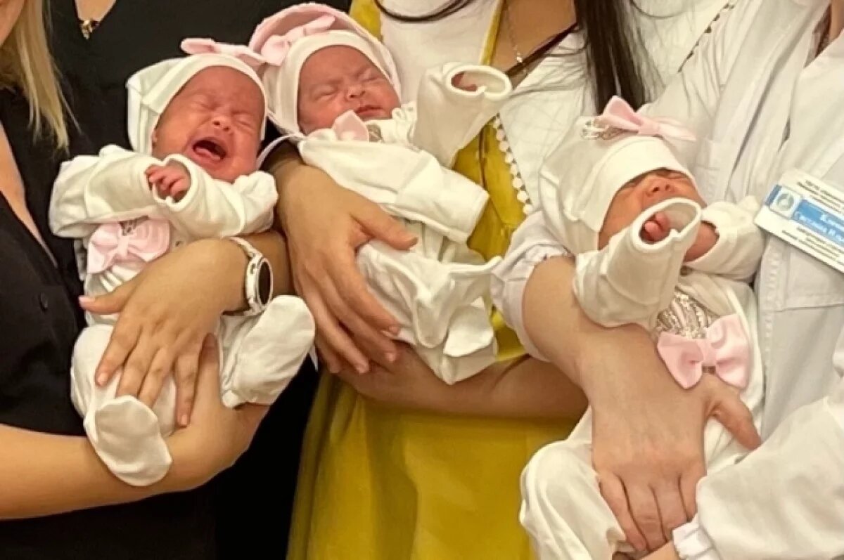    Тройняшки Арина, Дарина и Таисия.