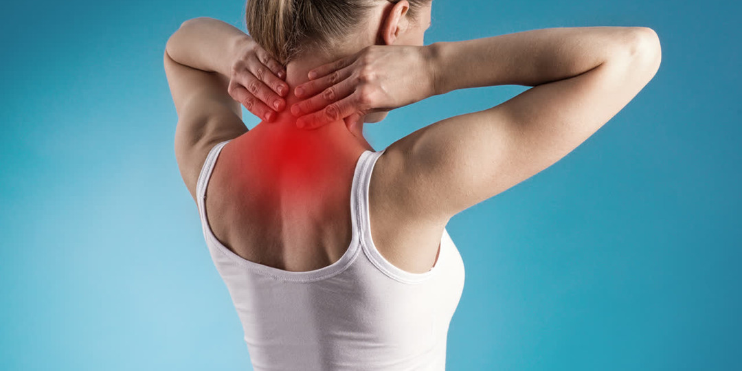 «Шею сковало? Это не просто «продуло». Что такое шейный миозит и почему он опасен