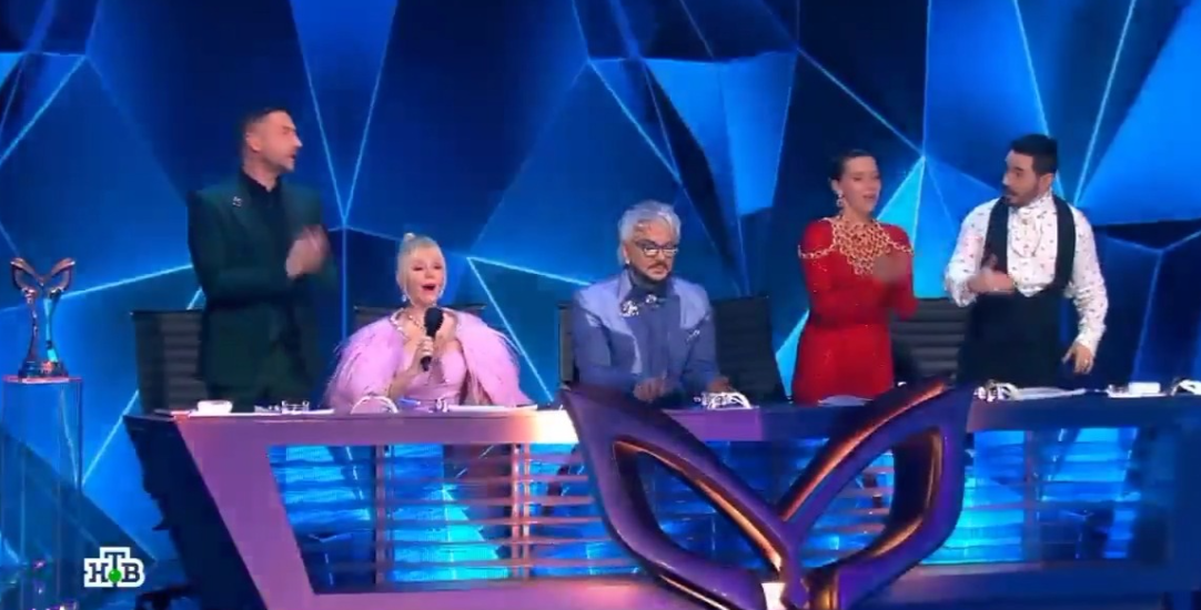 Кто скрывался под маской Лягушки / Клоуна / Месяца? Кто снял маску в 11 выпуске шоу "Маска 7" от 19.04.26? Какие песни пели участники?