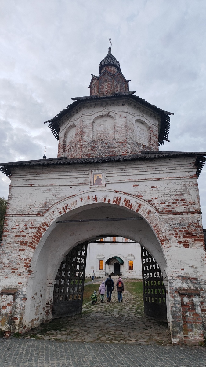 Александровский монастырь в Суздале