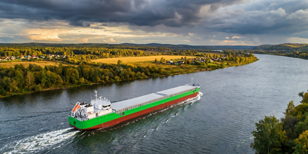 Сухогруз R2-RSN (4,5): первое в России платформенное решение для грузового речного флота