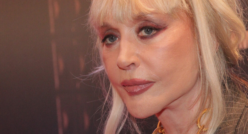 Пугачева передумала бежать с Кипра, где у ее виллы пролетела иранская ракета