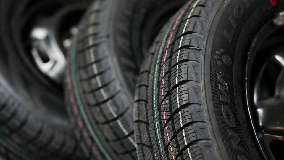     Российские и белорусские компании готовы предложить водителям бюджетные шины ИЗВЕСТИЯ/Дмитрий Коротаев