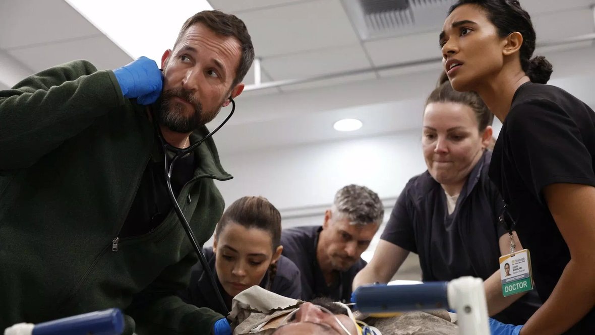    Кадр из сериала «Питт», реж. Дэмиэн Маркано, Аманда Марсалис, Ноа Уайли и др., HBO Max