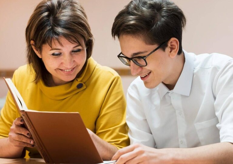 «Я эксперт ЕГЭ, и каждый год кто-то из моих учеников проваливается». Как выбрать репетитора