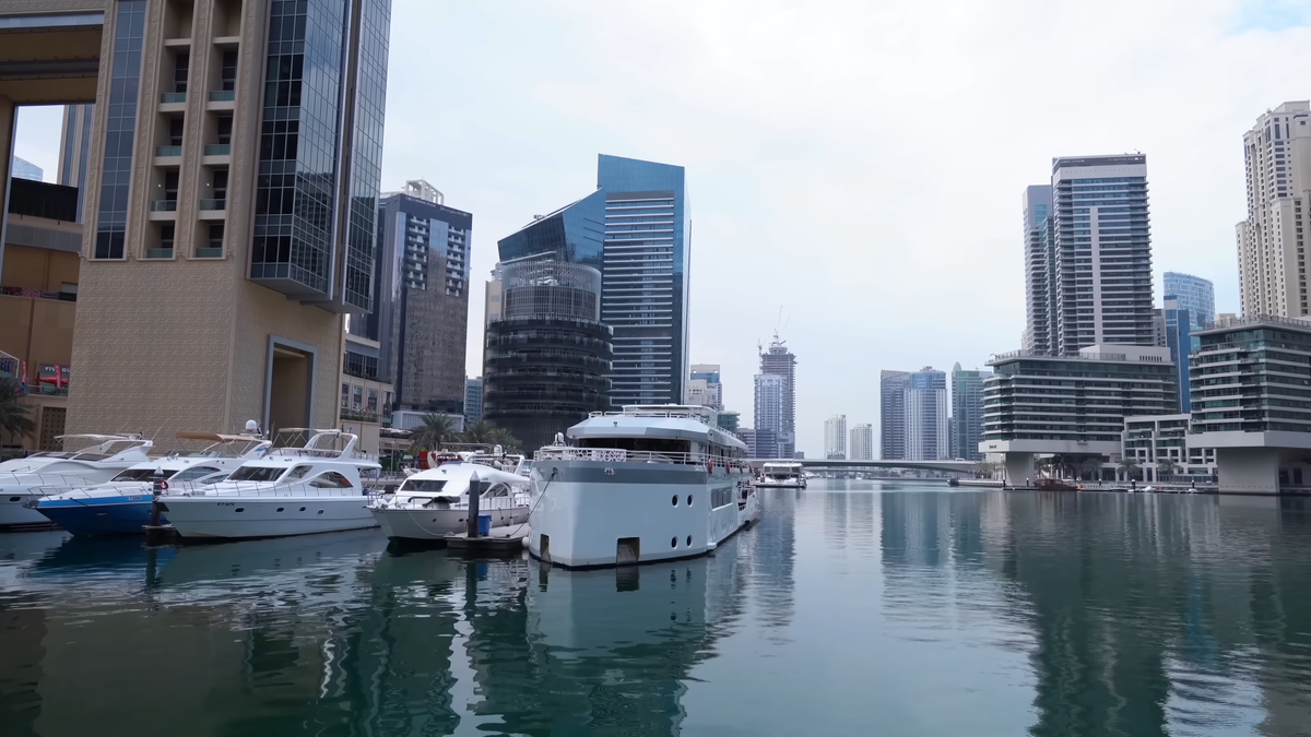 Вид на канал Дубай Марина