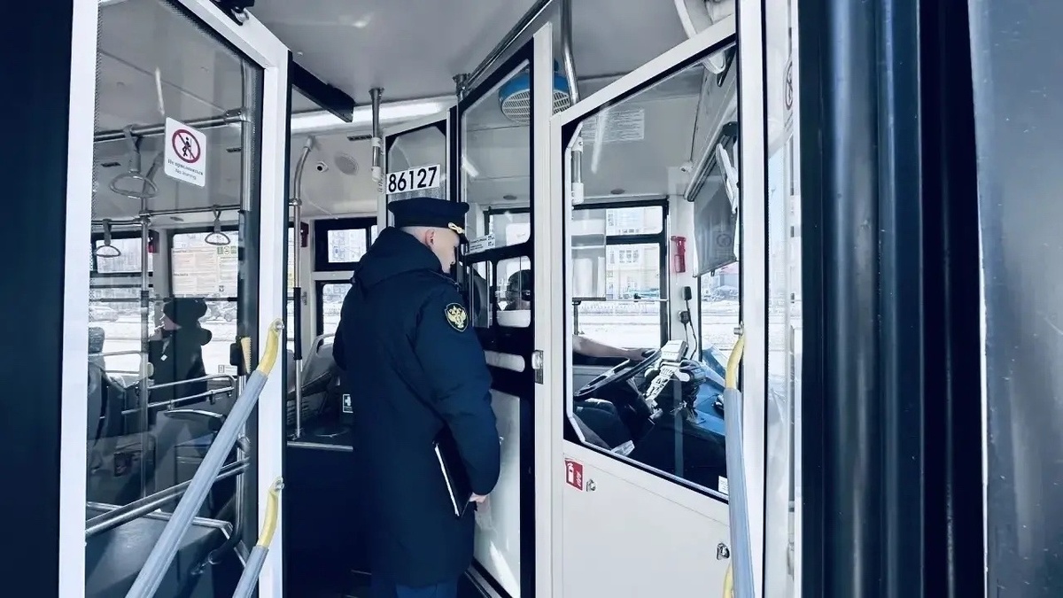    Прокуроры выявили нарушения в работе общественного транспорта Ханты-Мансийска и Нижневартовска