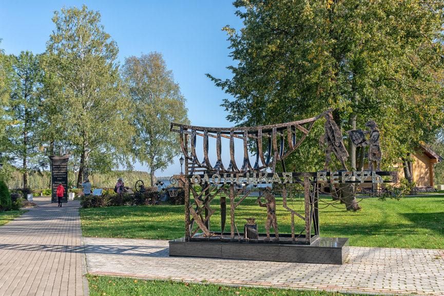 Памятник Олонецкой верфи – Румянцева Наталия / Фотобанк Лори