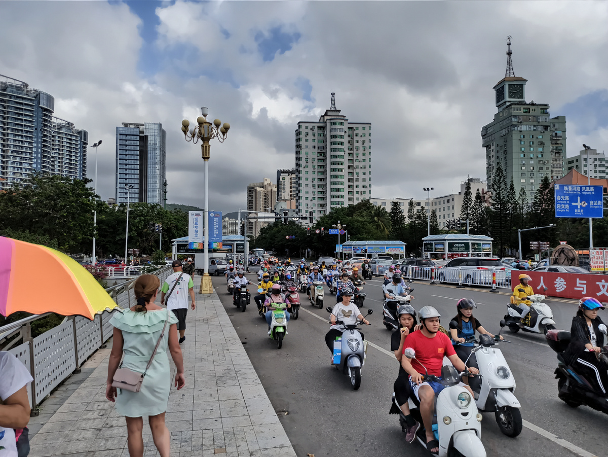 Там ОЧЕНЬ распространены байки.