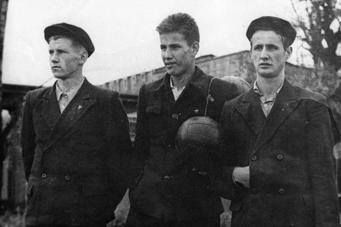 Ельцин с друзьями. 1950-й год